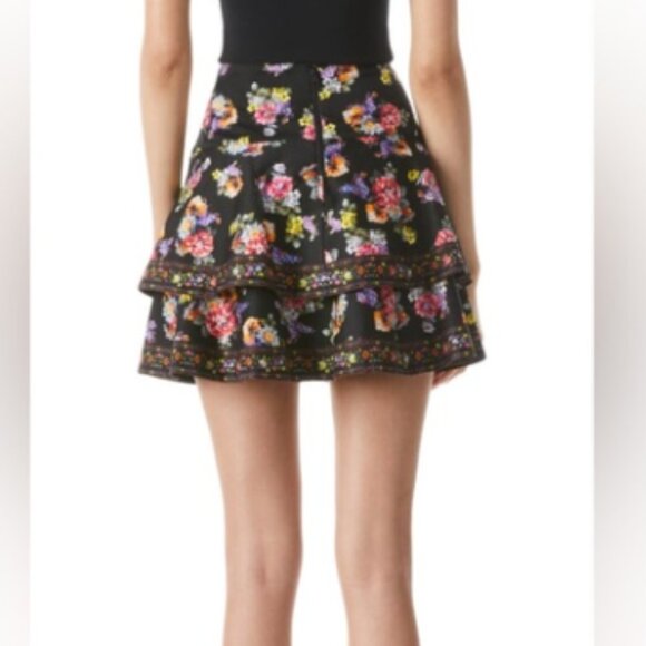 Alice + Olivia Marvis tiered floral-print cotton-blend mini black skirt sz 10 - Picture 2 of 5